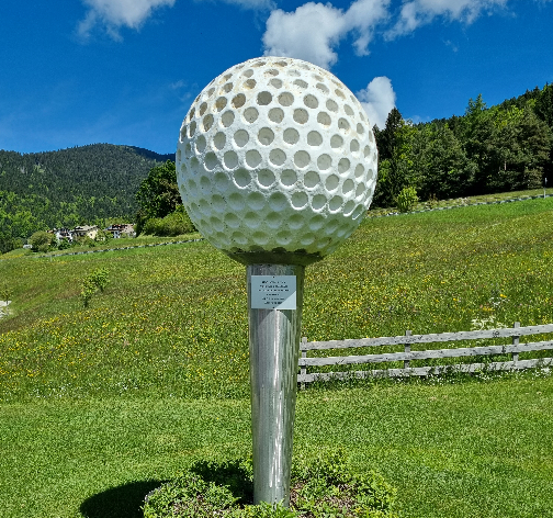 Foto di una Pallina da Golf gigante